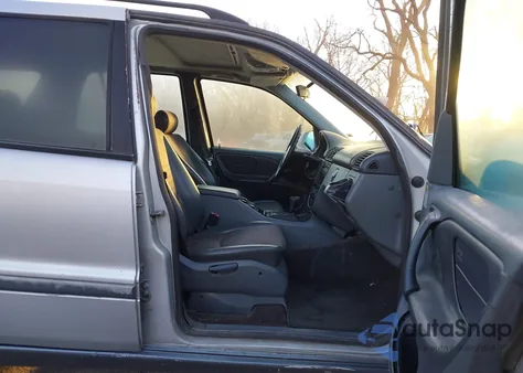 1999 Mercedes-Benz Ml 320 z USA, uszkodzony, nr VIN 4JGAB54E8XA078625